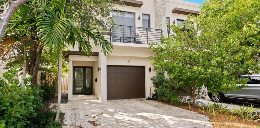 Adosado en Fort Lauderdale, Florida 4 dormitorios, 230.68 m2 № 2085096