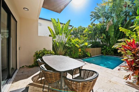 Adosado en venta en Fort Lauderdale, Florida, 4 dormitorios, 230.68 m2 № 2085096 - foto 15