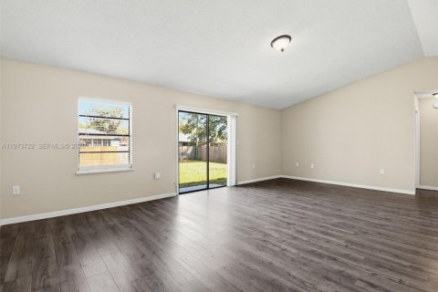 Купить виллу или дом в Делтона, Флорида 3 спальни, 126.35м2, № 2079737 - фото 12