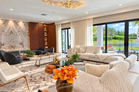 House in Boca Raton, Florida 6 bedrooms, 495.17 sq.m. № 2429698 - photo 13