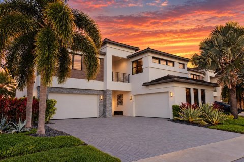 House in Boca Raton, Florida 6 bedrooms, 495.17 sq.m. № 2429698 - photo 2