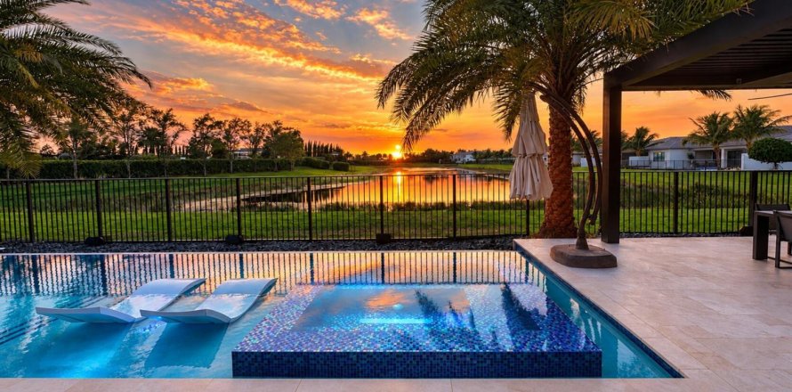 House in Boca Raton, Florida 6 bedrooms, 495.17 sq.m. № 2429698