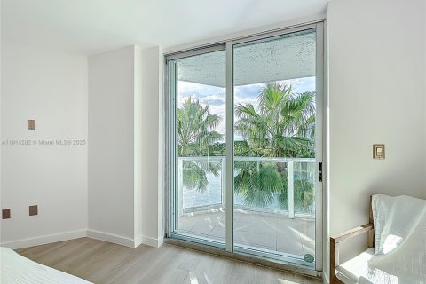 Снять в аренду кондоминиум в Майами-Бич, Флорида 3 спальни, 129.13м2, № 1969924 - фото 23