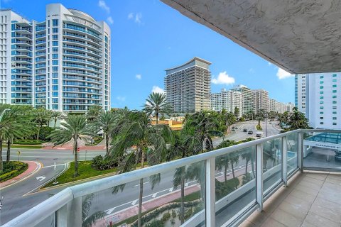 Снять в аренду кондоминиум в Майами-Бич, Флорида 3 спальни, 129.13м2, № 1969924 - фото 30