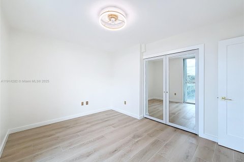 Снять в аренду кондоминиум в Майами-Бич, Флорида 3 спальни, 129.13м2, № 1969924 - фото 29