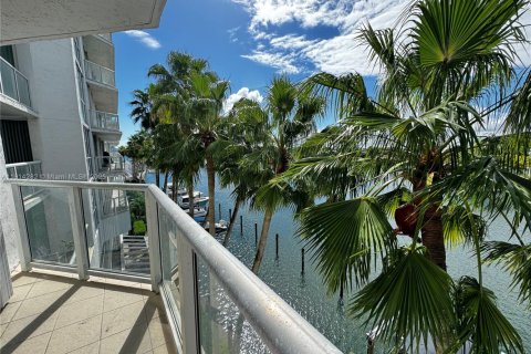 Снять в аренду кондоминиум в Майами-Бич, Флорида 3 спальни, 129.13м2, № 1969924 - фото 18