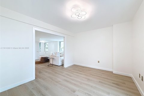 Снять в аренду кондоминиум в Майами-Бич, Флорида 3 спальни, 129.13м2, № 1969924 - фото 10