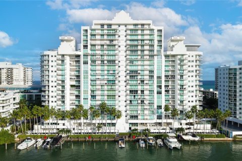 Снять в аренду кондоминиум в Майами-Бич, Флорида 3 спальни, 129.13м2, № 1969924 - фото 2