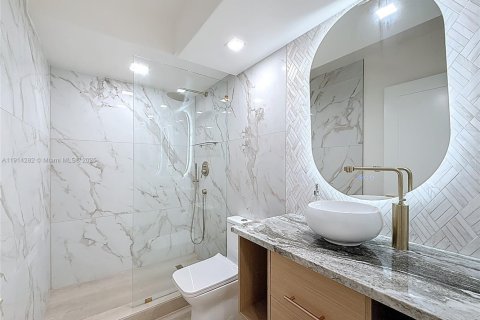 Снять в аренду кондоминиум в Майами-Бич, Флорида 3 спальни, 129.13м2, № 1969924 - фото 28