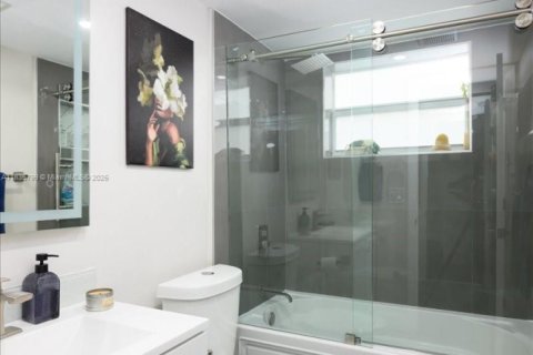 Copropriété à vendre à Fort Lauderdale, Floride: 2 chambres, 94.76 m2 № 1823702 - photo 29