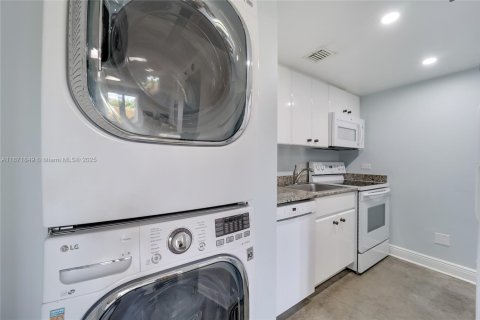 Copropriété à louer à Miami Beach, Floride: 2 chambres, 94.76 m2 № 1927123 - photo 15