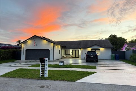 Villa ou maison à Hialeah, Floride 5 chambres, 238.29 m2 № 2080329