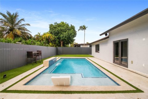 Villa ou maison à vendre à Hialeah, Floride: 5 chambres, 238.29 m2 № 2080329 - photo 18