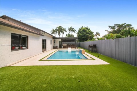 Villa ou maison à vendre à Hialeah, Floride: 5 chambres, 238.29 m2 № 2080329 - photo 20