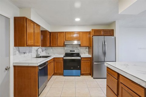Propiedad comercial en venta en Clearwater, Florida, 4 dormitorios, 157 m2 № 2203196 - foto 4
