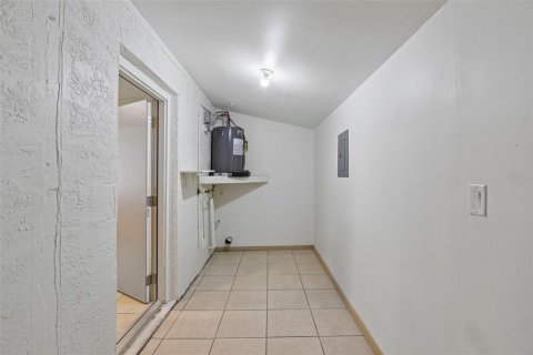 Propiedad comercial en venta en Clearwater, Florida, 4 dormitorios, 157 m2 № 2203196 - foto 9