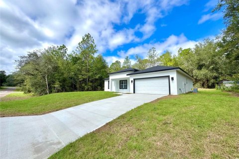 House in Citrus Springs, Florida 3 bedrooms, 142.05 sq.m. № 2166094 - photo 3