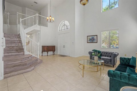 Villa ou maison à vendre à Cutler Bay, Floride: 5 chambres, 366.5 m2 № 2254116 - photo 7
