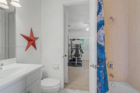 Villa ou maison à vendre à Cutler Bay, Floride: 5 chambres, 366.5 m2 № 2254116 - photo 24