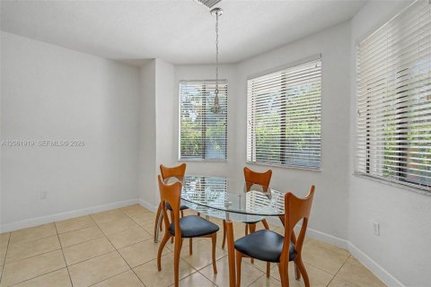 Villa ou maison à vendre à Cutler Bay, Floride: 5 chambres, 366.5 m2 № 2254116 - photo 14