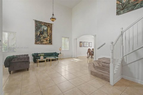 Villa ou maison à vendre à Cutler Bay, Floride: 5 chambres, 366.5 m2 № 2254116 - photo 3