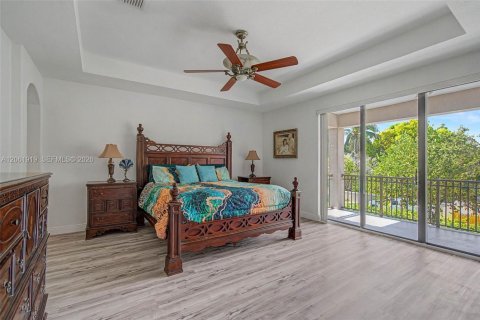 Villa ou maison à vendre à Cutler Bay, Floride: 5 chambres, 366.5 m2 № 2254116 - photo 16