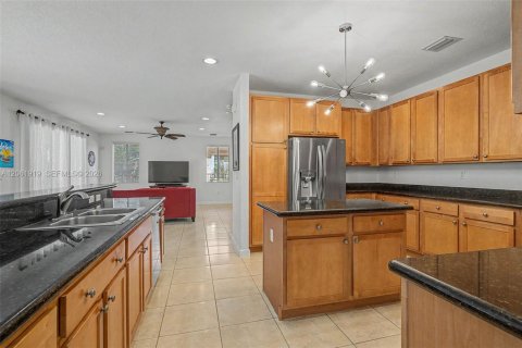 Villa ou maison à vendre à Cutler Bay, Floride: 5 chambres, 366.5 m2 № 2254116 - photo 12