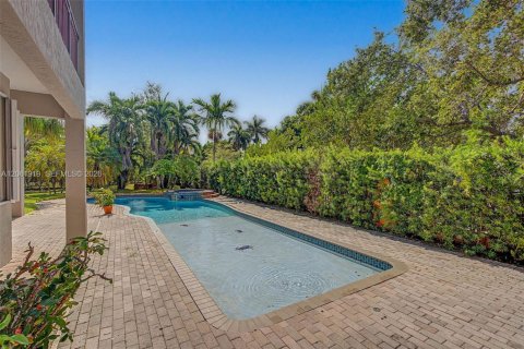 Villa ou maison à vendre à Cutler Bay, Floride: 5 chambres, 366.5 m2 № 2254116 - photo 29