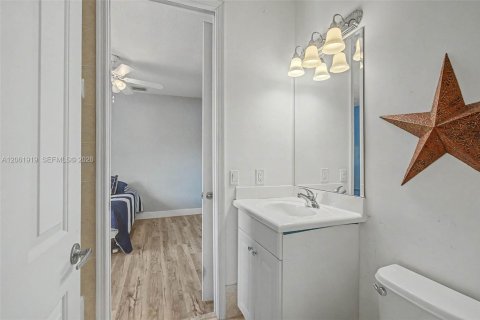 Villa ou maison à vendre à Cutler Bay, Floride: 5 chambres, 366.5 m2 № 2254116 - photo 25