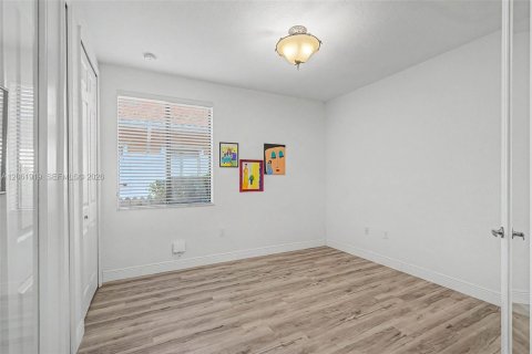 Villa ou maison à vendre à Cutler Bay, Floride: 5 chambres, 366.5 m2 № 2254116 - photo 8