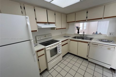 Copropriété à louer à Fort Lauderdale, Floride: 2 chambres, 86.12 m2 № 2059059 - photo 2