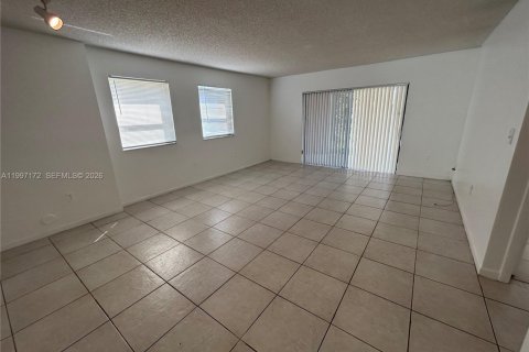 Copropriété à louer à Fort Lauderdale, Floride: 2 chambres, 86.12 m2 № 2059059 - photo 4