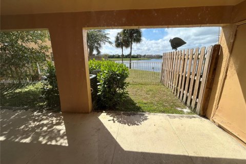 Copropriété à louer à Fort Lauderdale, Floride: 2 chambres, 86.12 m2 № 2059059 - photo 16