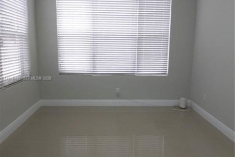 Casa en venta en Miami, Florida, 3 dormitorios, 133.5 m2 № 2001859 - foto 16