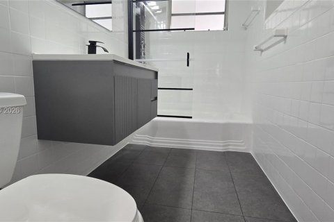 Casa en venta en Miami, Florida, 3 dormitorios, 133.5 m2 № 2001859 - foto 21