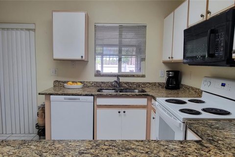 Adosado en venta en Brandon, Florida, 2 dormitorios, 138.42 m2 № 1624602 - foto 13