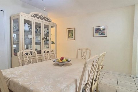 Adosado en venta en Brandon, Florida, 2 dormitorios, 138.42 m2 № 1624602 - foto 18