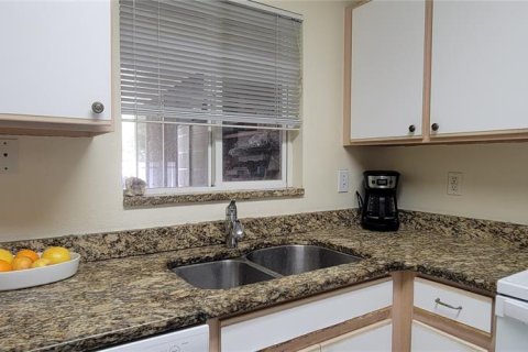 Adosado en venta en Brandon, Florida, 2 dormitorios, 138.42 m2 № 1624602 - foto 11