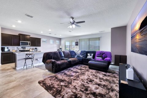 House in Port St. Lucie, Florida 4 bedrooms, 191.94 sq.m. № 2086847 - photo 13