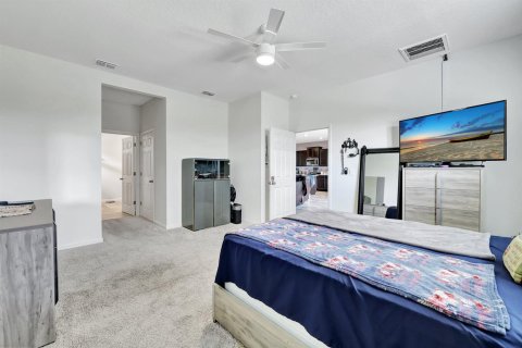 House in Port St. Lucie, Florida 4 bedrooms, 191.94 sq.m. № 2086847 - photo 20