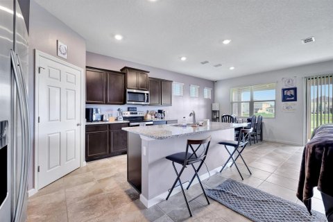 House in Port St. Lucie, Florida 4 bedrooms, 191.94 sq.m. № 2086847 - photo 8