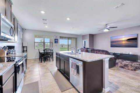 House in Port St. Lucie, Florida 4 bedrooms, 191.94 sq.m. № 2086847 - photo 14