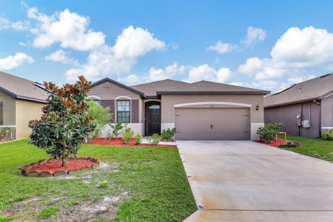 House in Port St. Lucie, Florida 4 bedrooms, 191.94 sq.m. № 2086847 - photo 2
