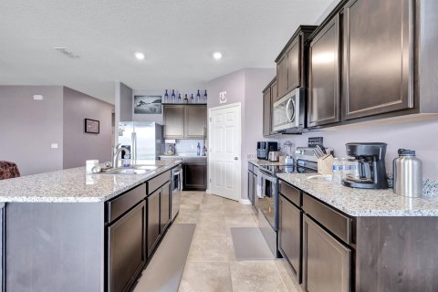 House in Port St. Lucie, Florida 4 bedrooms, 191.94 sq.m. № 2086847 - photo 15