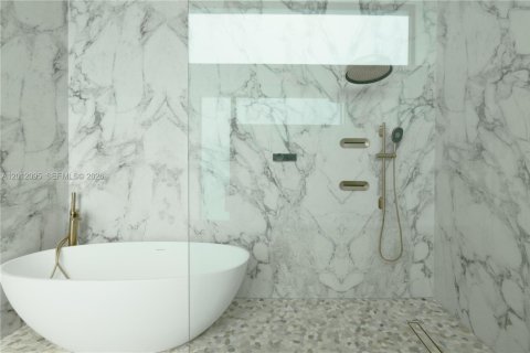 House in Miami Shores, Florida 5 bedrooms, 393.63 sq.m. № 2076339 - photo 17