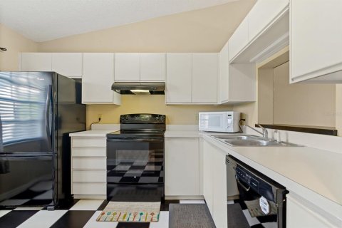 Condo in Dunedin, Florida, 2 bedrooms  № 1847490 - photo 8