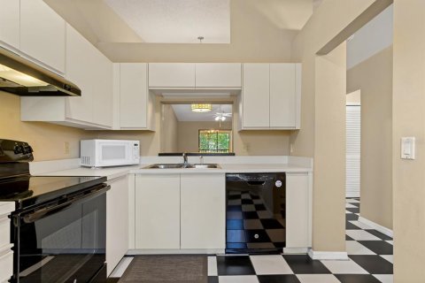 Condo in Dunedin, Florida, 2 bedrooms  № 1847490 - photo 7