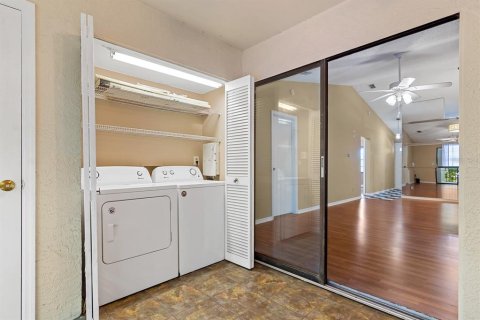 Condo in Dunedin, Florida, 2 bedrooms  № 1847490 - photo 27