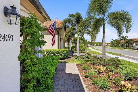 Villa ou maison à vendre à Venice, Floride: 2 chambres, 177.16 m2 № 2398506 - photo 6