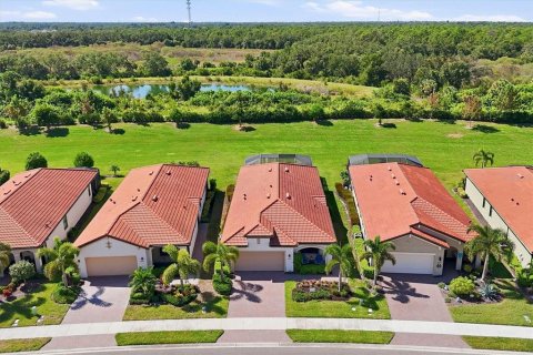 Villa ou maison à vendre à Venice, Floride: 2 chambres, 177.16 m2 № 2398506 - photo 2